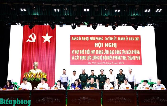 Đảng ủy Bộ đội Biên phòng ký Quy chế phối hợp với các Tỉnh ủy: Quảng Ninh, Lạng Sơn, Cao Bằng, Tuyên Quang, Lào Cai, Lai Châu, Điện Biên, Sơn La và Thành ủy Hải Phòng. Ảnh: Chiến Khu