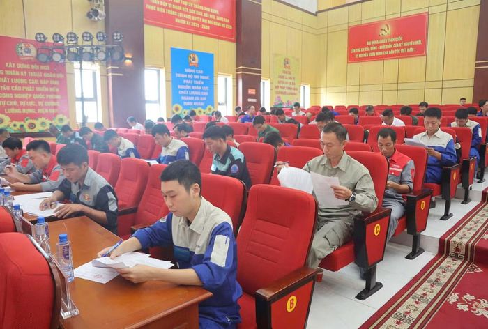 Hội thi quy tụ 109 thí sinh đại diện cho 16 đơn vị đầu mối trực thuộc Bộ Quốc phòng, tranh tài ở hai phần thi lý thuyết và thực hành thuộc 6 nghề: tiện, phay, hàn, nguội, tiện CNC và phay CNC.