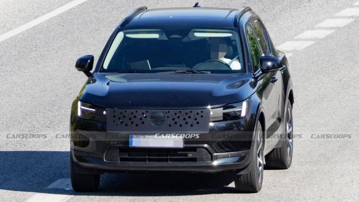 Nguyên mẫu XC40 mới chạy thử ở châu Âu. Ảnh: Carscoops
