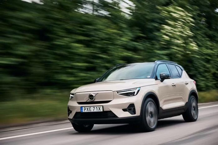 Dòng SUV điện Volvo EX40 phiên bản hiện hành. Ảnh: Auto News