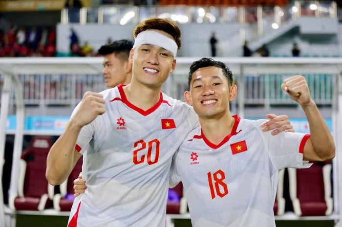 Bùi Hoàng Việt Anh thay thế tốt vai trò của Văn Hậu.
