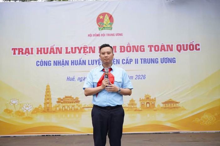 Phó Chủ tịch Hội đồng Đội Trung ương - anh Lê Anh Quân cho biết những video đang lan truyền trên mạng xã hội làm méo mó giá trị của nghi thức Đội.