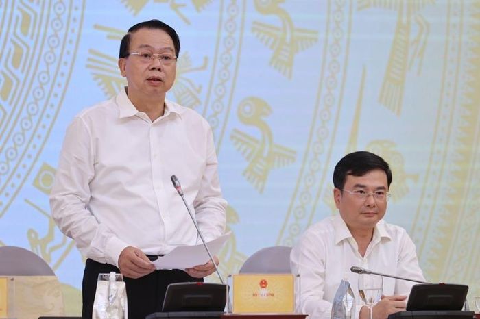 Thứ trưởng Bộ Tài chính Nguyễn Đức Chi trao đổi về các chính sách miễn, giảm và gia hạn thuế năm 2026. (Nguồn: VGP)