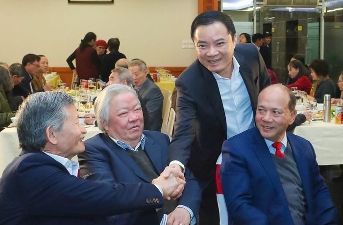 Chủ tịch HĐTV Petrovietnam Lê Ngọc Sơn thăm hỏi, chúc sức khỏe các đồng chí nguyên lãnh đạo Tập đoàn nhân dịp Tết Nguyên đán 2025.