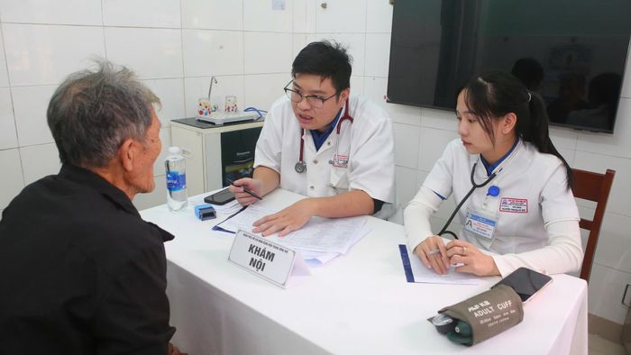 100 ngày lập Sổ sức khỏe điện tử trên VNeID cho người dân TP Huế.