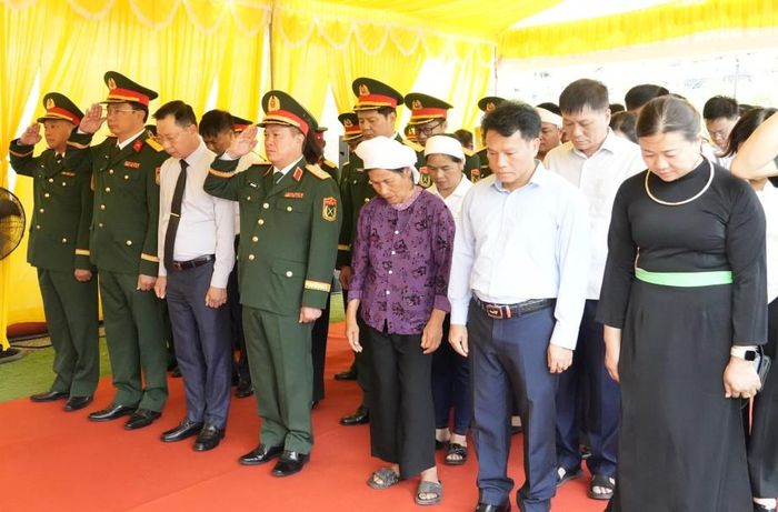 Dự buổi lễ có Thiếu tướng Khúc Thành Dư, Ủy viên Thường vụ Đảng ủy, Phó Chính ủy Quân khu 3, Trưởng Ban Chỉ đạo 515 Quân khu 3; ông Lê Văn Ánh, Phó Chủ tịch UBND tỉnh, Trưởng Ban Chỉ đạo 515 tỉnh Quảng Ninh; các thành viên Ban Chỉ đạo 515 tỉnh, đại diện các sở, ngành, đơn vị, địa phương; lãnh đạo UBND xã Minh Tâm (tỉnh Cao Bằng) và thân nhân gia đình liệt sĩ.