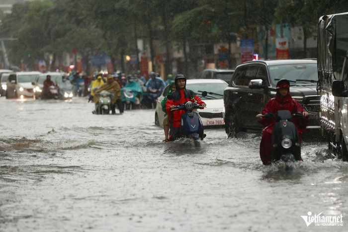 Thời tiết miền Bắc bước vào đợt mưa lớn diện rộng. Ảnh: Đình Hiếu