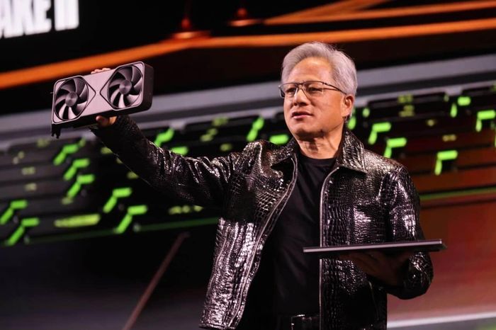 CEO Nvidia Jensen Huang tin rằng làn sóng xây dựng hạ tầng AI sẽ biến các thợ điện, thợ sửa ống nước thành triệu phú USD. Ảnh: Nvidia