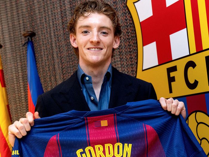 Barca nổi bật nhất phần còn lại với thương vụ Gordon. Ảnh: FCB