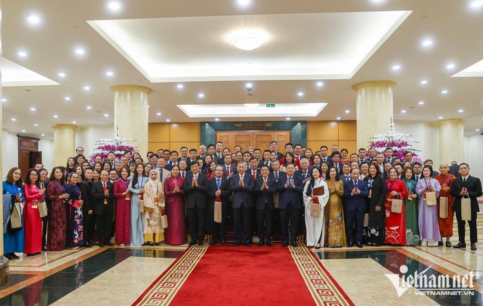 Tổng Bí thư, Chủ tịch nước Tô Lâm gặp mặt đoàn kiều bào tiêu biểu tham dự chương trình Xuân quê hương 2026 hồi tháng 2. Ảnh: Phạm Hải