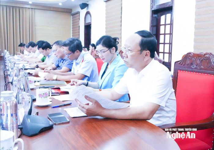 Các đồng chí lãnh đạo tỉnh và các cơ quan trong khối Nội chính tham dự hội nghị. Ảnh: Mai Hoa