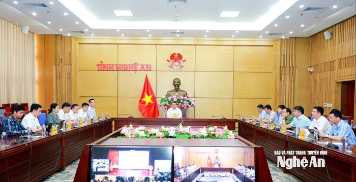 Quang cảnh phiên họp tại điểm cầu UBND tỉnh Nghệ An. Ảnh: Thành Duy