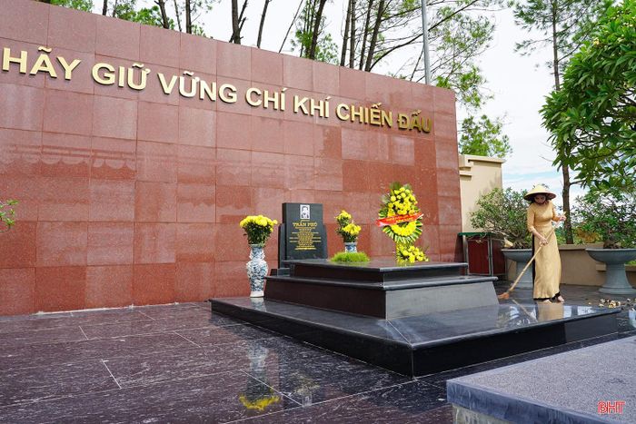 Đặc biệt, trong dịp kỷ niệm 79 năm Ngày Thương binh - Liệt sĩ vừa qua, khu di tích đã đón lượng lớn người dân, du khách thập phương đến dâng hương, tham quan. Không gian khang trang, đồng bộ đã để lại nhiều ấn tượng tốt đẹp.