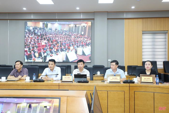 Đại biểu tại điểm cầu Hà Tĩnh.