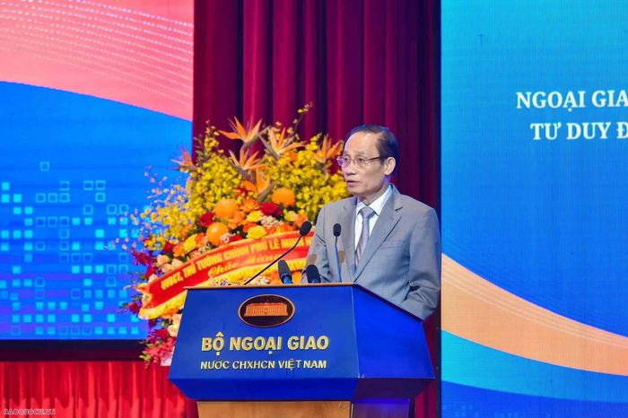 Bộ trưởng Bộ Ngoại giao Lê Hoài Trung phát biểu tại phiên làm việc. Ảnh: Báo Quốc tế.