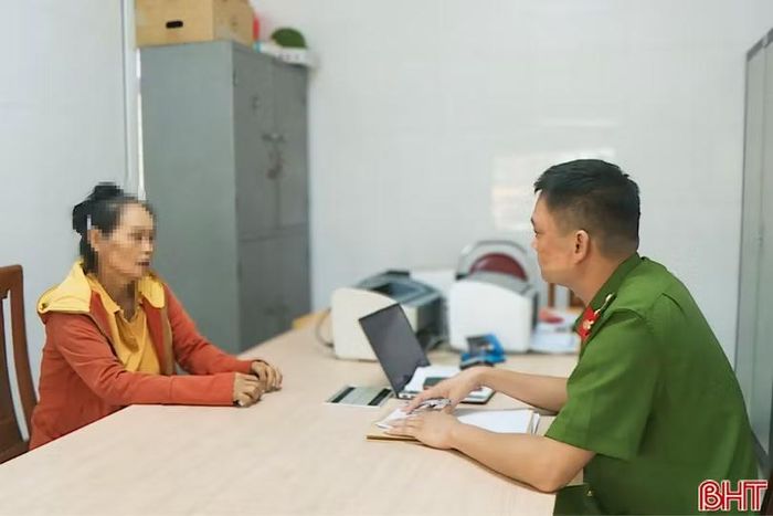  Bà N.T.M lên trình báo Công an phường Hà Huy Tập khi biết mình đã bị lừa. 