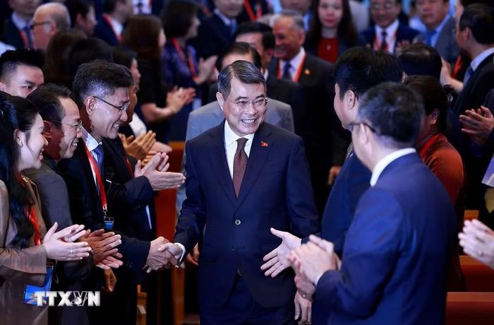 Thủ tướng Lê Minh Hưng đến dự Phiên toàn thể Hội nghị Ngoại giao lần thứ 33. (Ảnh: Dương Giang/TTXVN)