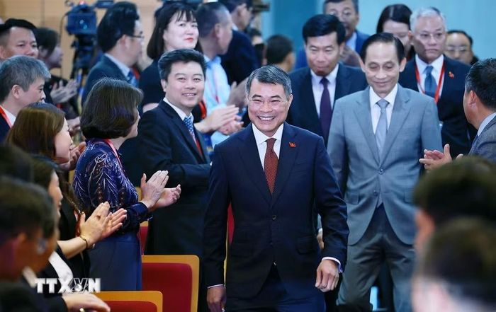Thủ tướng Lê Minh Hưng đến dự Phiên toàn thể Hội nghị Ngoại giao lần thứ 33. (Ảnh: Dương Giang/TTXVN)