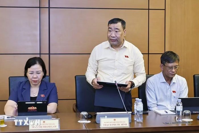 Đại biểu Quốc hội tỉnh Vĩnh Long Thạch Phước Bình phát biểu ý kiến. (Ảnh: Doãn Tấn/TTXVN)