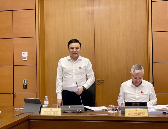 Bộ trưởng Bộ Công Thương Lê Mạnh Hùng tại thảo luận tổ chiều 4/8.
