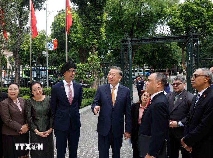 Tổng Bí thư, Chủ tịch nước Tô Lâm tiếp Đại sứ, Đại biện các nước ASEAN tại Hà Nội. (Ảnh: Thống Nhất/TTXVN)