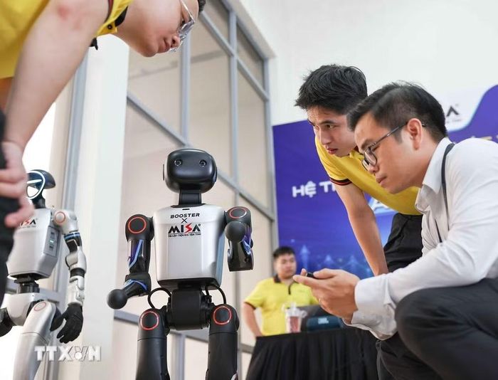 Khu vực trưng bày, giới thiệu sản phẩm trong AI Day 2026. (Ảnh: Thanh Tùng/TTXVN)