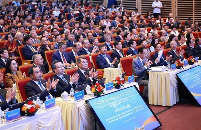 Thủ tướng Lê Minh Hưng dự Phiên toàn thể Hội nghị Ngoại giao lần thứ 33. Ảnh: Dương Giang/TTXVN