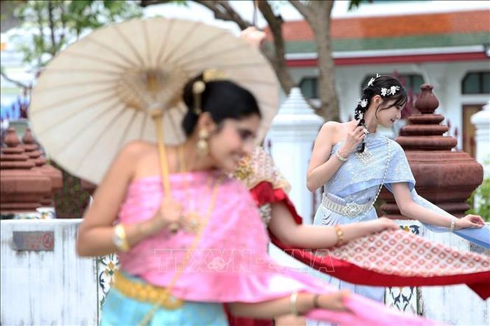 Khách du lịch tại thủ đô Bangkok, Thái Lan. Ảnh: THX/TTXVN phát