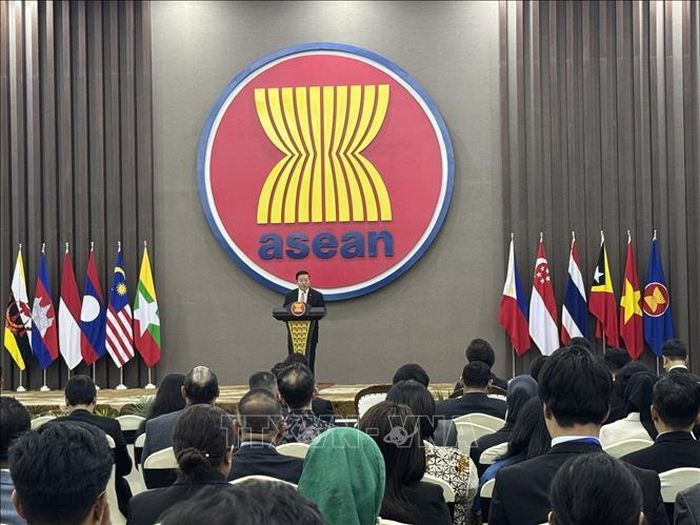 Tổng Thư ký ASEAN Cao Kim Hourn phát biểu tại buổi lễ. Ảnh: Đỗ Quyên/PV TTXVN tại Indonesia