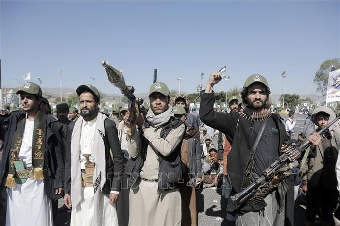 Lực lượng ủng hộ các tay súng Houthi tại thủ đô Sanaa, Yemen ngày 10/10/2025. Ảnh: THX/TTXVN