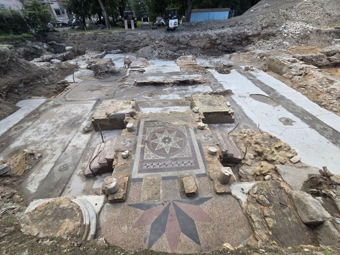 Bục đọc kinh (Bimah) của Đại giáo đường Vilna. Ảnh: Cơ quan Cổ vật Israel