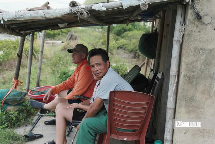 Ông Nguyễn Văn Hùng cho biết: “Dù gần Nghệ An, nhưng muốn di chuyển vào khu vực đô thị, người dân phải chạy hàng chục km lên cầu Bến Thủy 1, nếu không thì phải xuống cầu Cửa Hội rồi đi ngược lên. Vì vậy, khi nghe tin cầu Bến Thủy 3 sắp được xây dựng thì ai cũng vui mừng”.