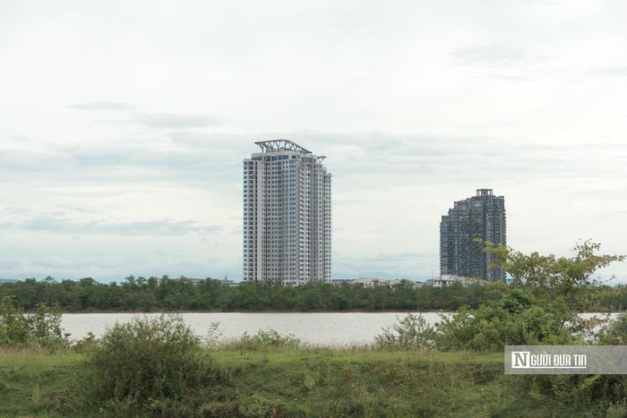 Phần đường dẫn phía tỉnh Nghệ An dài khoảng 0,6 km, điểm đầu tuyến kết nối với đường Nguyễn Sỹ Sách kéo dài thuộc phường Trường Vinh, tỉnh Nghệ An. Còn phía tỉnh Hà Tĩnh dài khoảng 1,6km, điểm cuối giao với tuyến đường ven biển thuộc xã Đan Hải, tỉnh Hà Tĩnh.