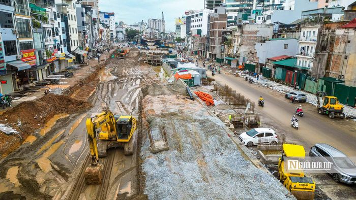 Nhiều mũi thi công vẫn được duy trì nhằm đẩy nhanh tiến độ dự án.