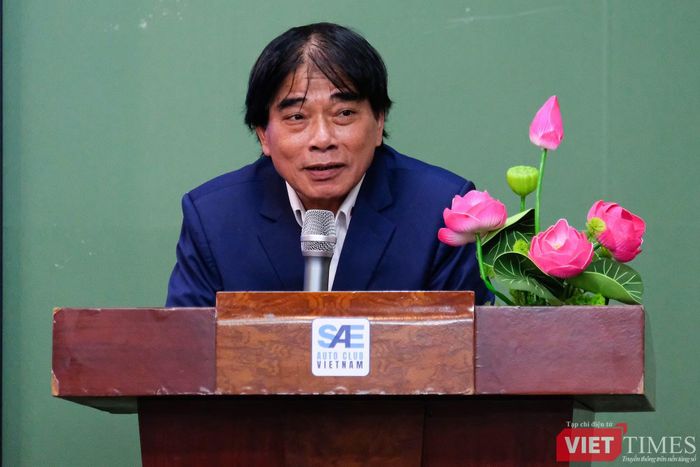 PGS.TS Đỗ Văn Dũng phát biểu tại một sự kiện do Hội Ô tô và Thiết bị động lực TP.HCM tổ chức. Ảnh: Thượng Tâm.