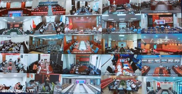 Các đại biểu, học viên tham dự tại các điểm cầu trực tuyến của các cơ quan, đơn vị trực thuộc Bộ Xây dựng. Ảnh: Bộ Xây dựng.