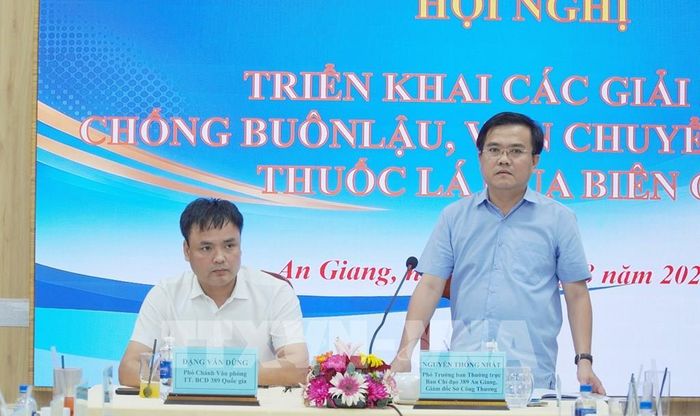 Ông Nguyễn Thống Nhất, Giám đốc Sở Công thương tỉnh, Phó Trưởng Ban thường trực Ban chỉ đạo 389 tỉnh An Giang phát biểu. Ảnh: Văn Sĩ - TTXVN