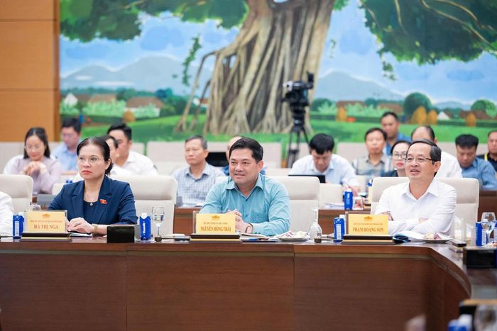 Các đại biểu tham dự phiên họp