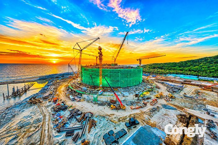 Nhà hát APEC (hay Nhà biểu diễn đa năng APEC)