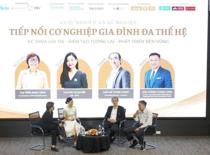 Các diễn giả cùng trao đổi, thảo luận tại workshop "Tiếp nối cơ nghiệp gia đình đa thế hệ" do CTO Vietnam Network và Viện Doanh nghiệp gia đình FBV tổ chức. Ảnh: BTC