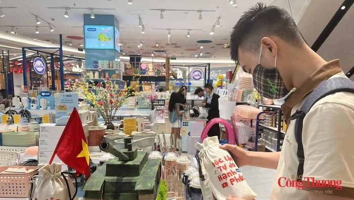 Cạnh tranh trên thị trường thương mại điện tử ngày càng chuyển sang chất lượng dịch vụ và trải nghiệm khách hàng.