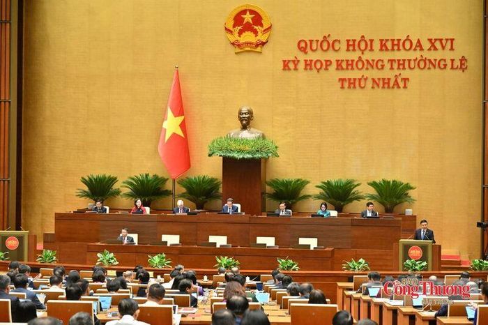 Quốc hội nghe Bộ trưởng Bộ Công Thương Lê Mạnh Hùng trình bày tờ trình về dự án Luật Dầu khí (sửa đổi) sáng 3/8.