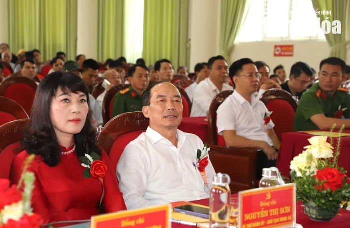 Phó Chủ tịch Thường trực HĐND tỉnh Lê Tiến Lam và đại biểu dự ngày hội.