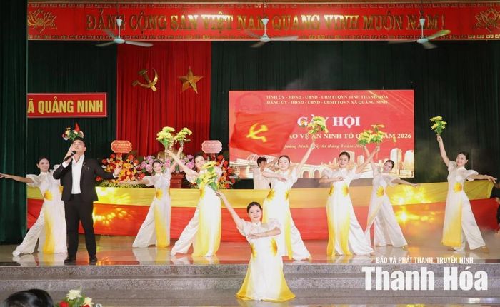 Tiết mục văn nghệ tại ngày hội.
