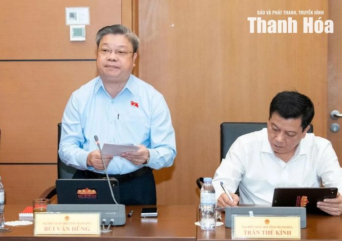 Đại biểu Bùi Văn Dũng - Đại biểu Quốc hội chuyên trách Đoàn ĐBQH tỉnh Thanh Hóa.