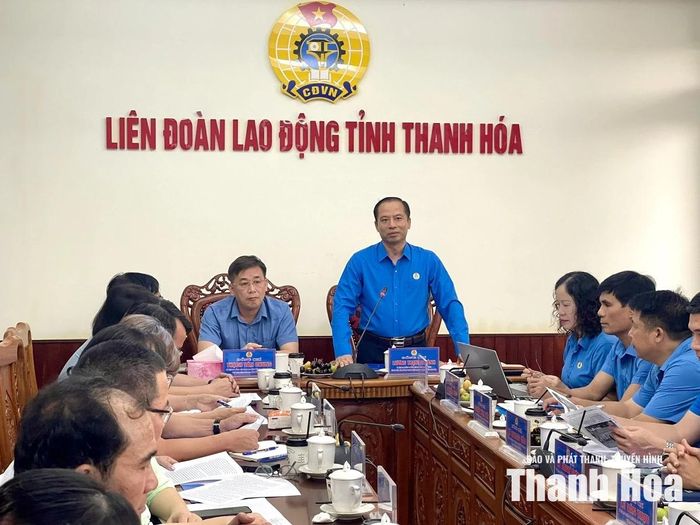 Chủ tịch Liên đoàn Lao động tỉnh Thanh Hóa Lương Trọng Thành phát biểu tại hội nghị.