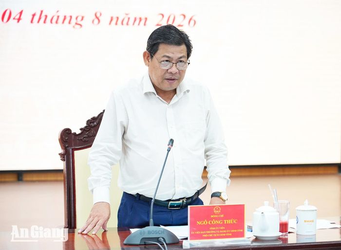Phó Chủ tịch UBND tỉnh An Giang Ngô Công Thức phát biểu tại cuộc họp.