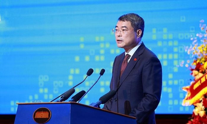 Thủ tướng Lê Minh Hưng phát biểu tại hội nghị.