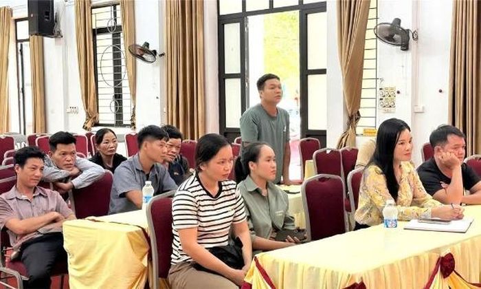  Đại diện các hộ dân nêu đề xuất, kiến nghị. 