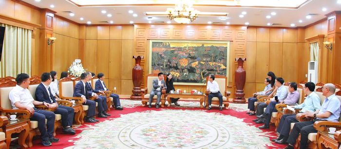  Quang cảnh buổi làm việc. 